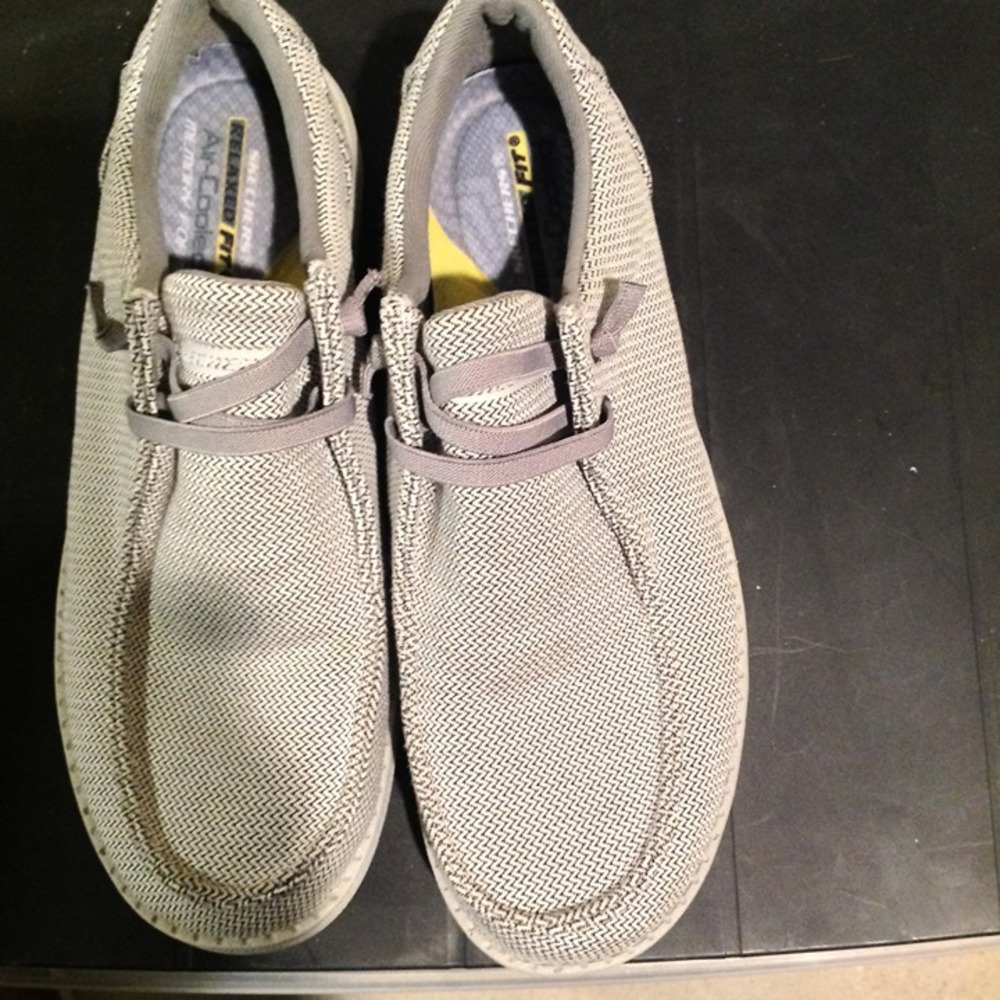 Skechers Gray Relaxed Fit Sneakers Men's Size 9.5